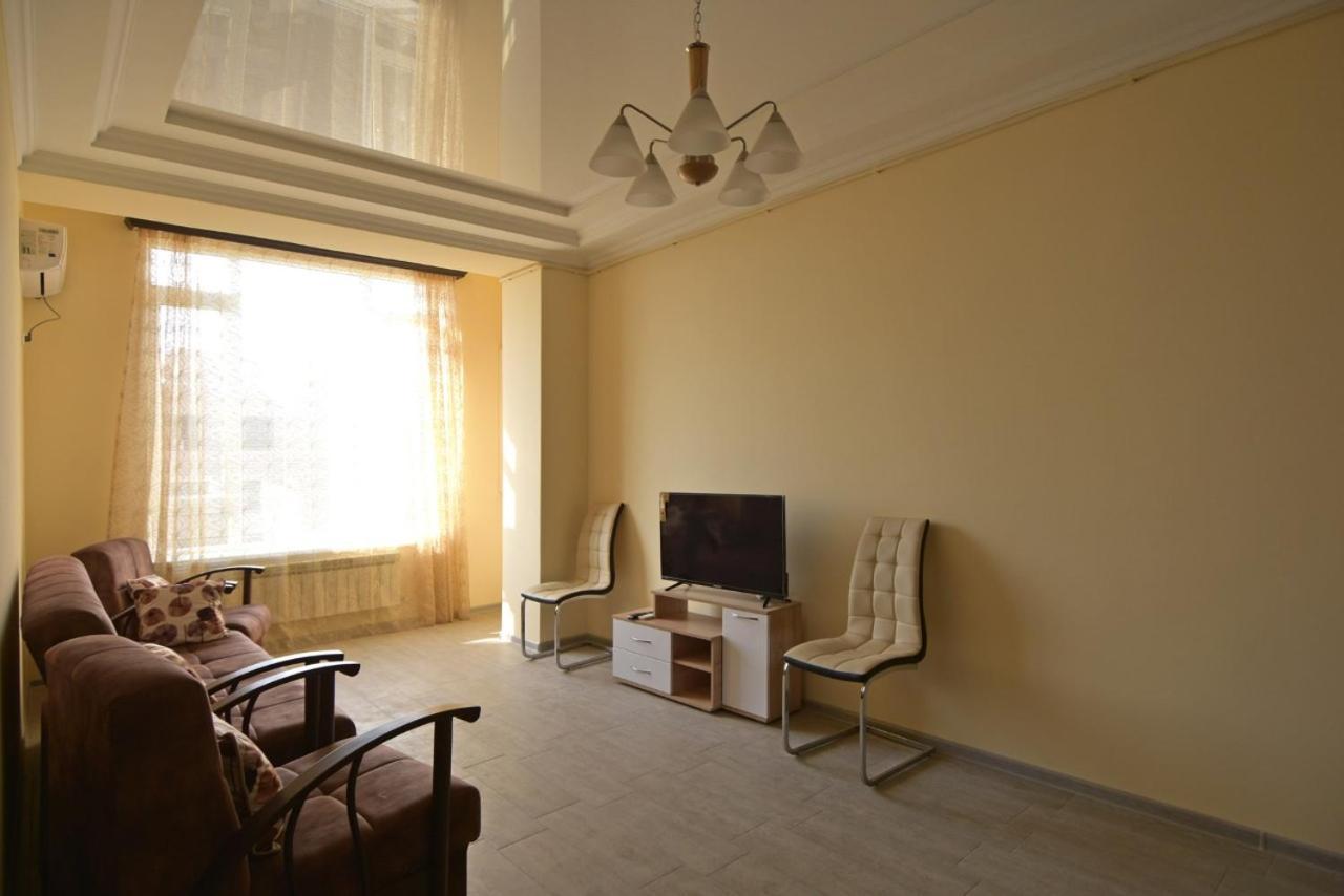 Rent Inn Yerevan On Sakharov Square Zewnętrze zdjęcie