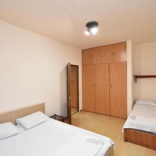 Rent Inn Yerevan On Sakharov Square Zewnętrze zdjęcie