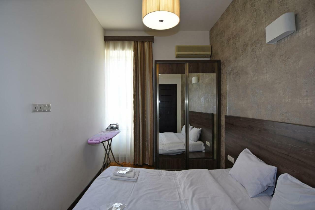 Rent Inn Yerevan On Sakharov Square Zewnętrze zdjęcie