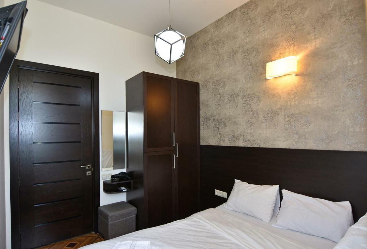 Rent Inn Yerevan On Sakharov Square Zewnętrze zdjęcie