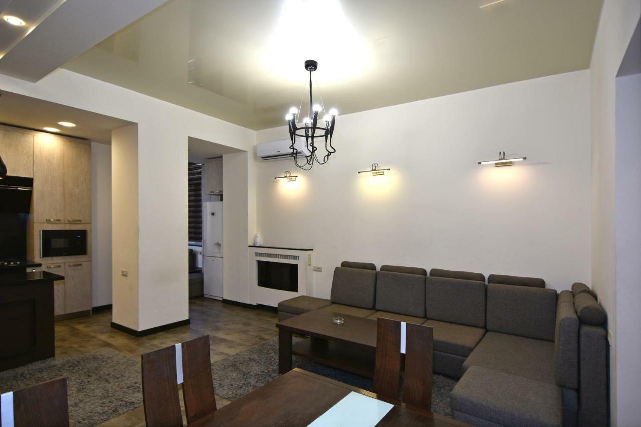 Rent Inn Yerevan On Sakharov Square Zewnętrze zdjęcie